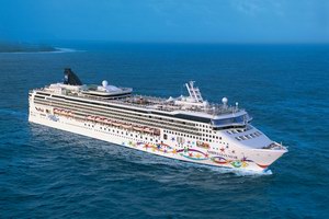 Norwegian Cruise Line Norwegian Star Mainstream Cruise Ship