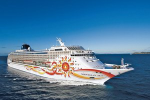 Norwegian Cruise Line Norwegian Sun Mainstream Cruise Ship