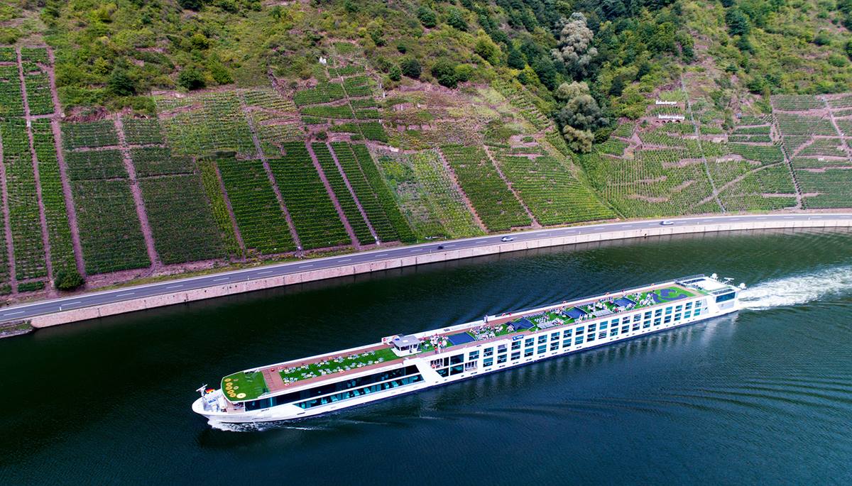Emerald Destiny Ship Stats Information Emerald Cruises Emerald Destiny Cruises Travel Weekly Asia