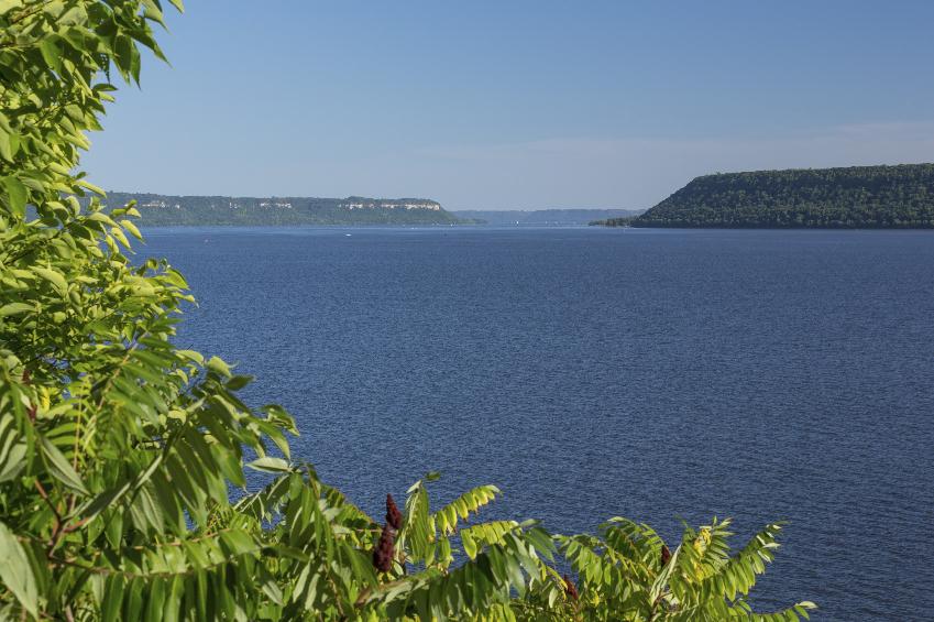 Find Lake Pepin, WI Hotels Downtown Hotels in Lake Pepin TravelAge West