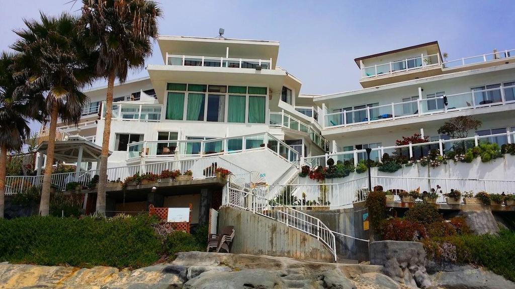 Capri Laguna Inn on the Beach