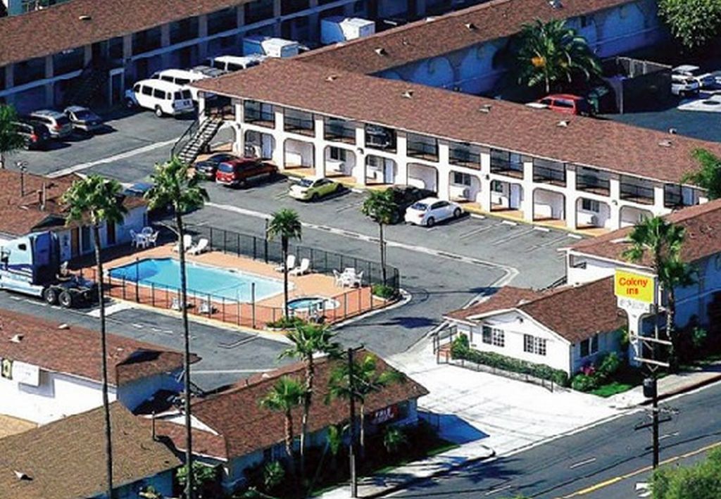 Colony Inn & Suites