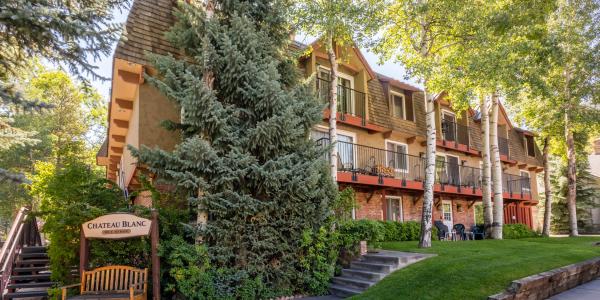 Chateau Blanc Condominiums