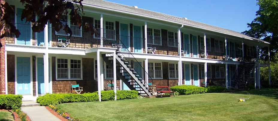 Colonial Village Motel & Cottages