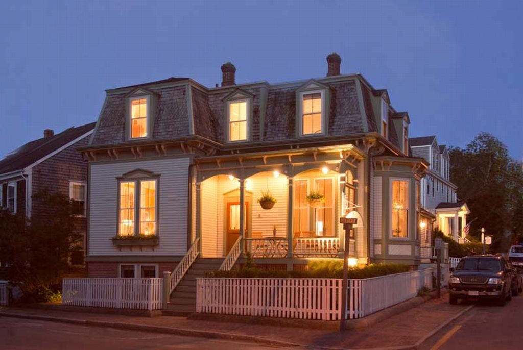 Centerboard Inn
