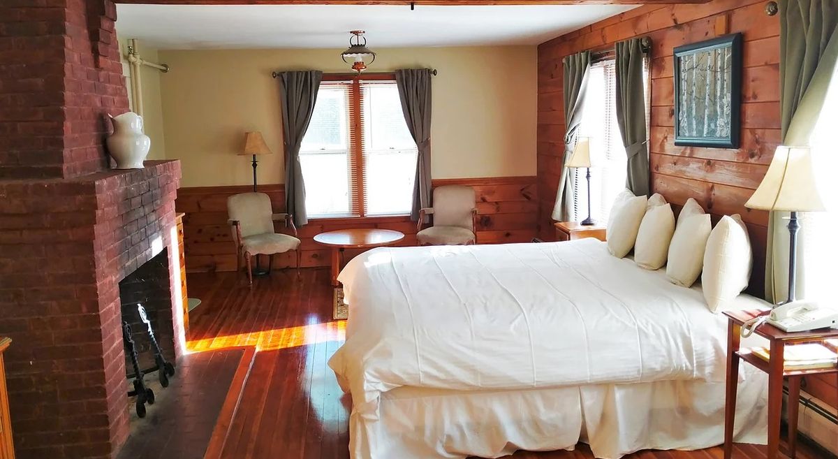 Woodbound Inn