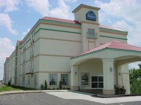 La Quinta Inn & Suites Tulsa Central