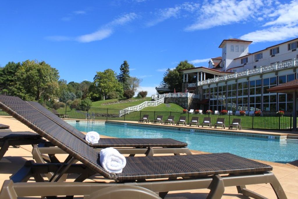 The Historic Summit Inn Resort