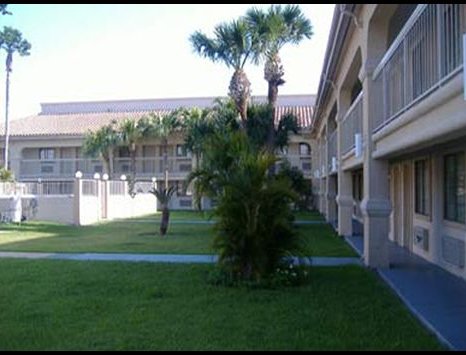 Plaza Inn and Suites