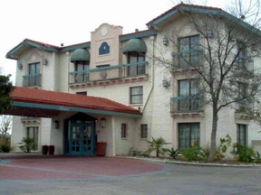 Super 8 Near SeaWorld Ingram Park