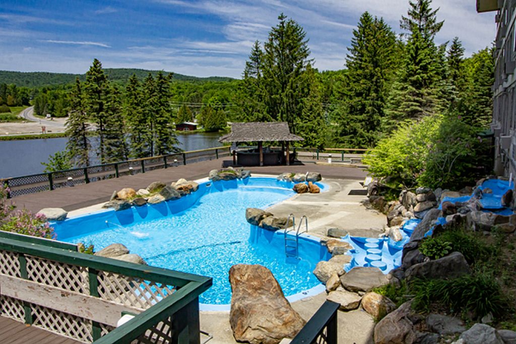 Snow Lake Lodge