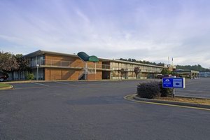 Express Airport Inn - Richmond Airport