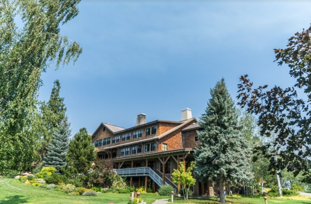 Sun Mountain Lodge