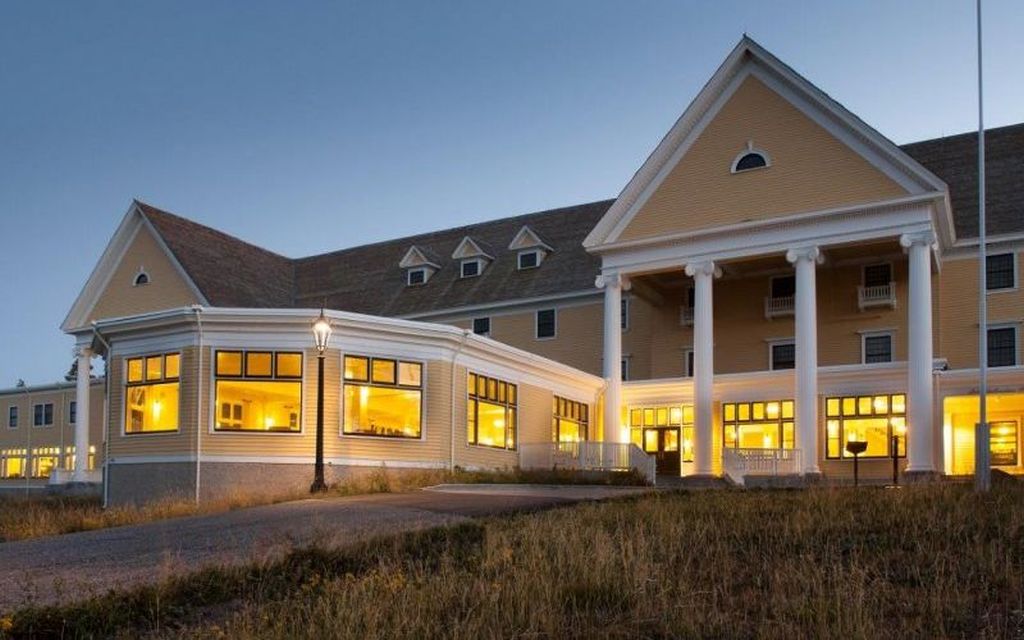Lake Yellowstone Hotel & Cabins