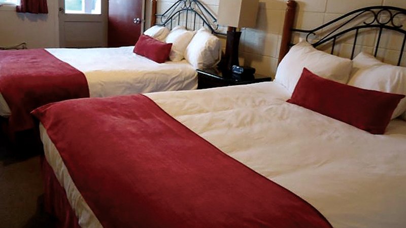 Dauphin Inn Express Motel