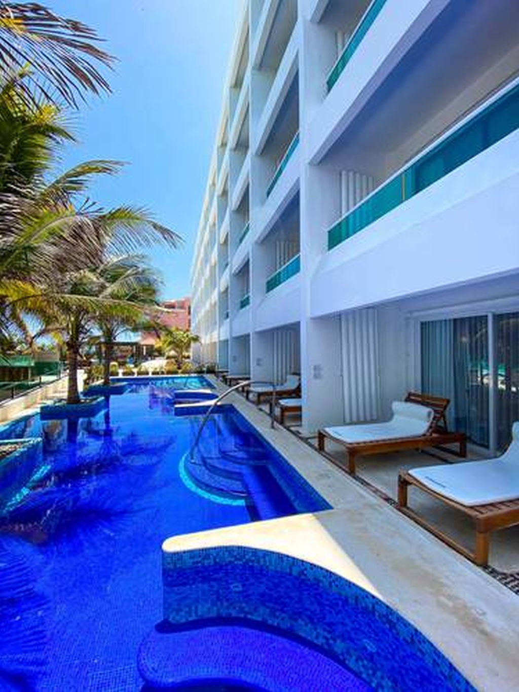 Flamingo Cancun Resort