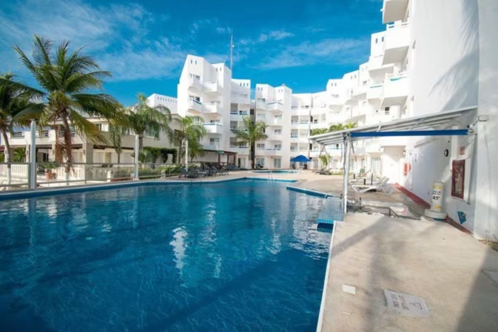 Ocean View Cancun Arenas