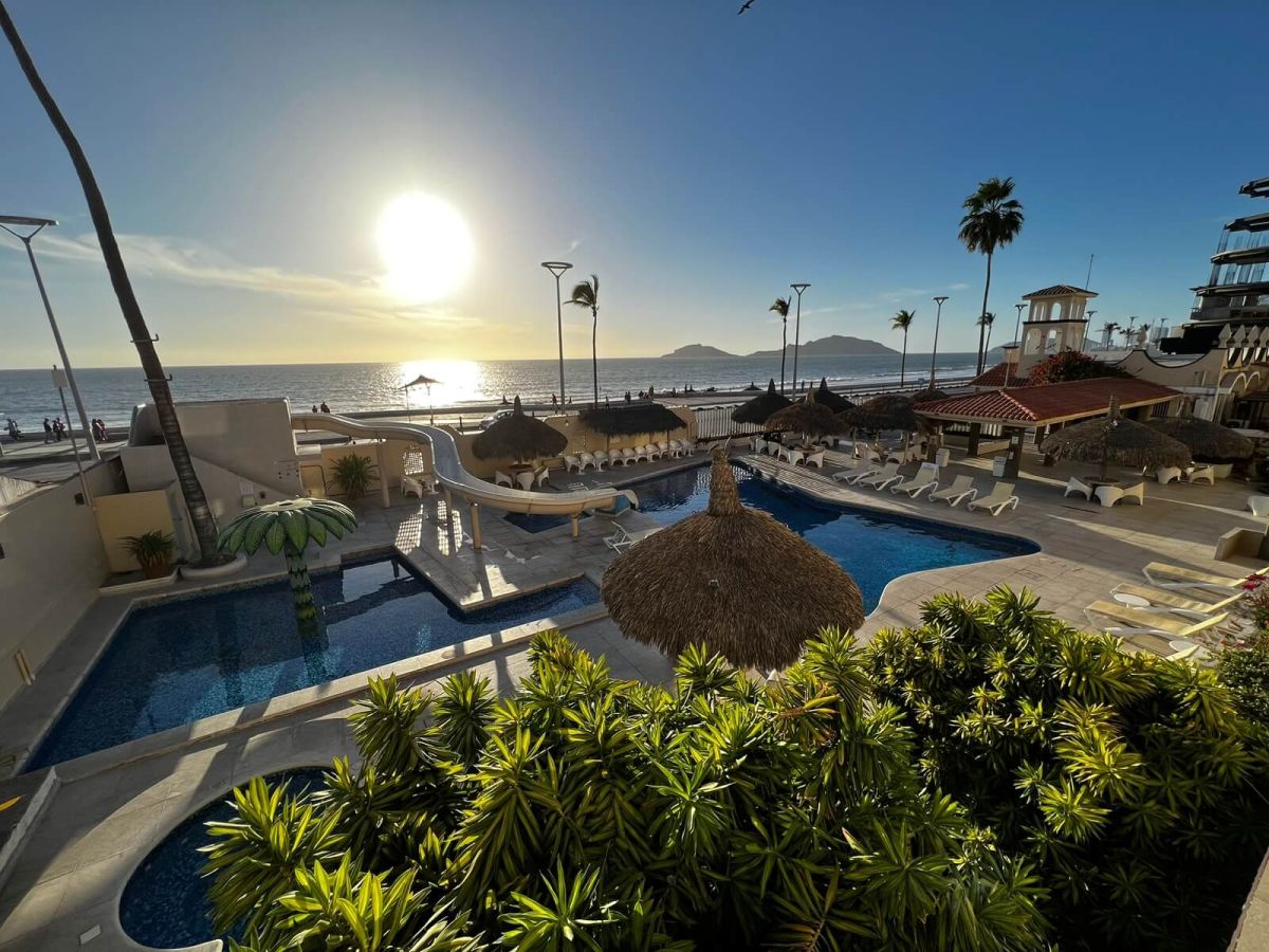 Hotel Sands Arenas
