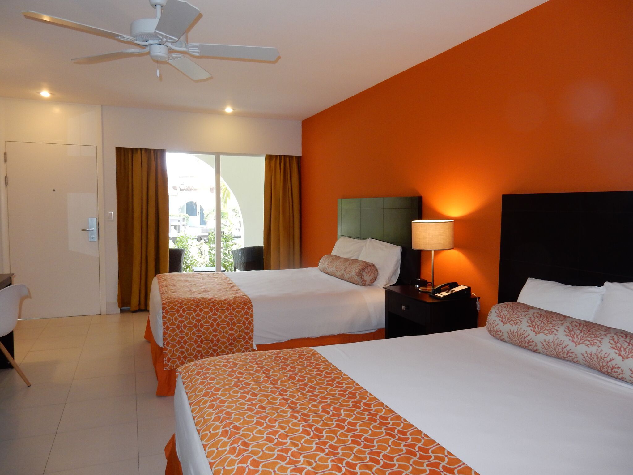 voco Surfside Aruba