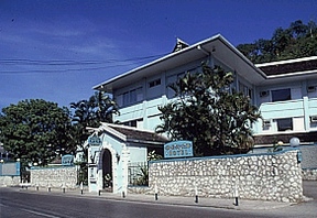 Doctors Cave Beach Hotel