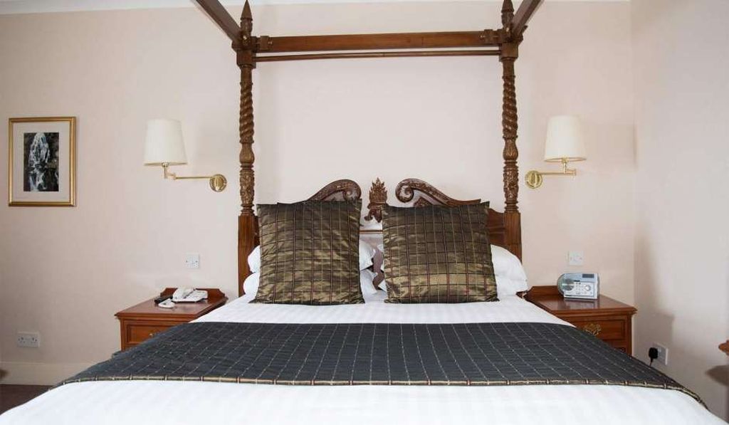 Rosedale Hotel