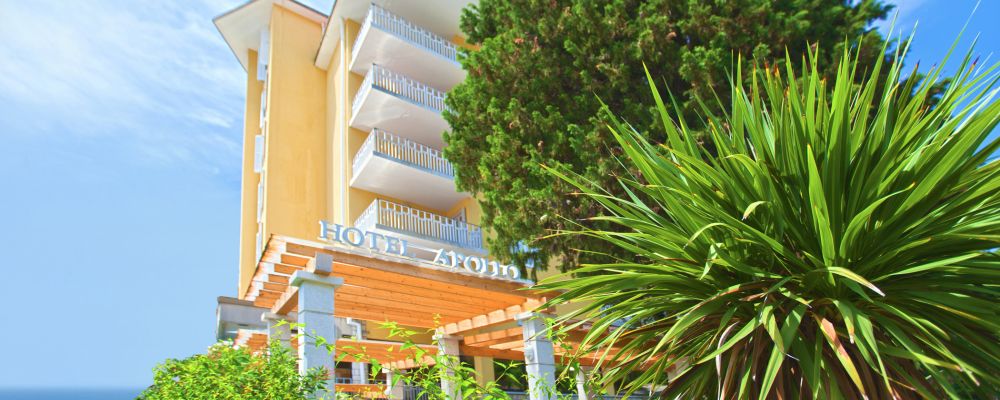 Apollo Hotel