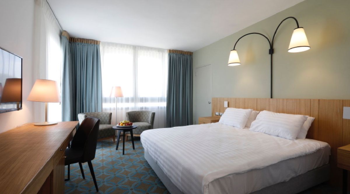 Seven Arches Hotel