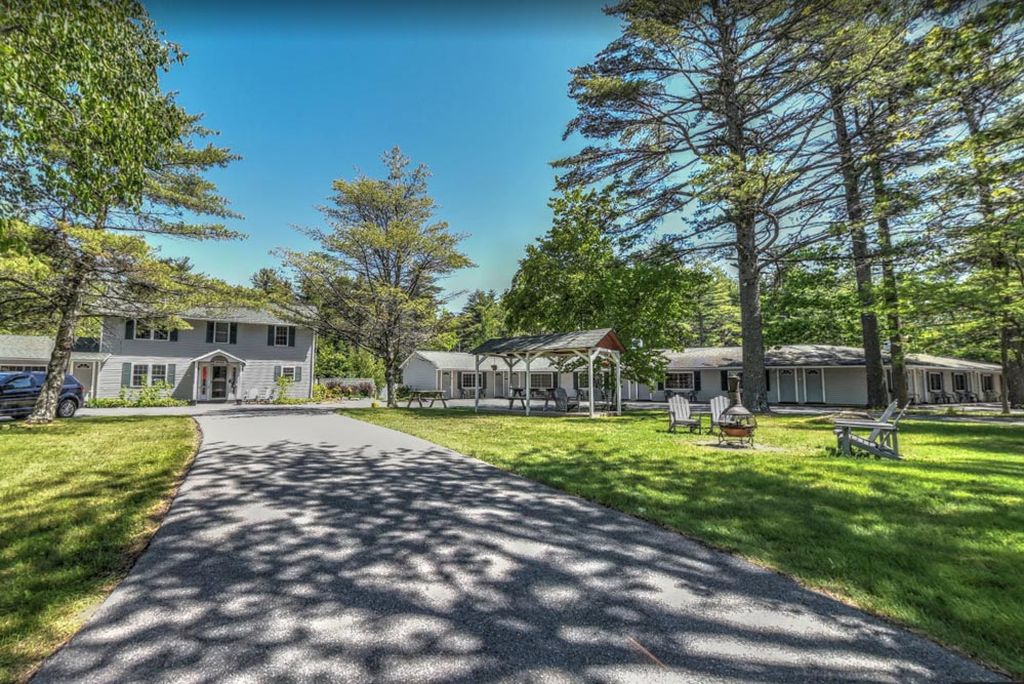Acadia Pines Motel