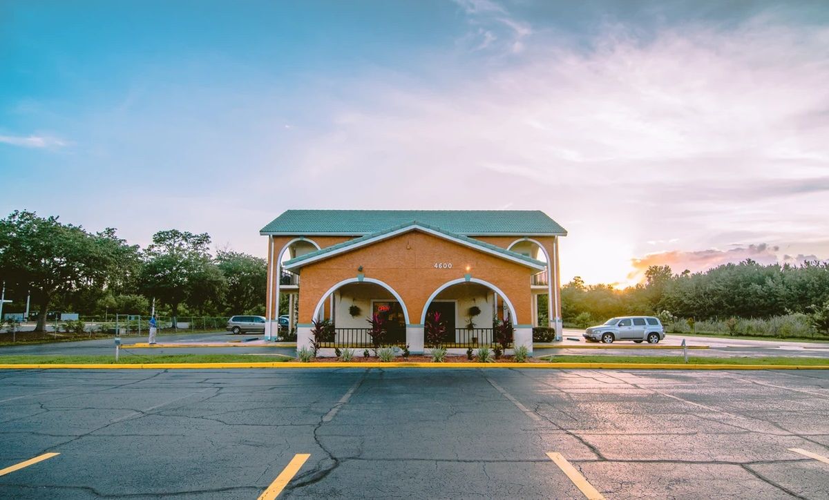 Shining Light Inn & Suites