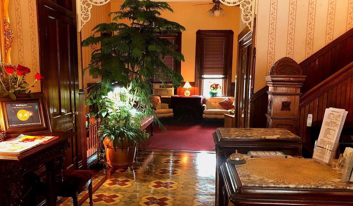 Palace Hotel & Bath House