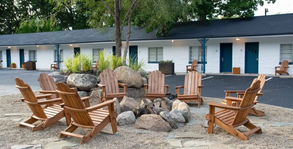 Al & Sally's Motel