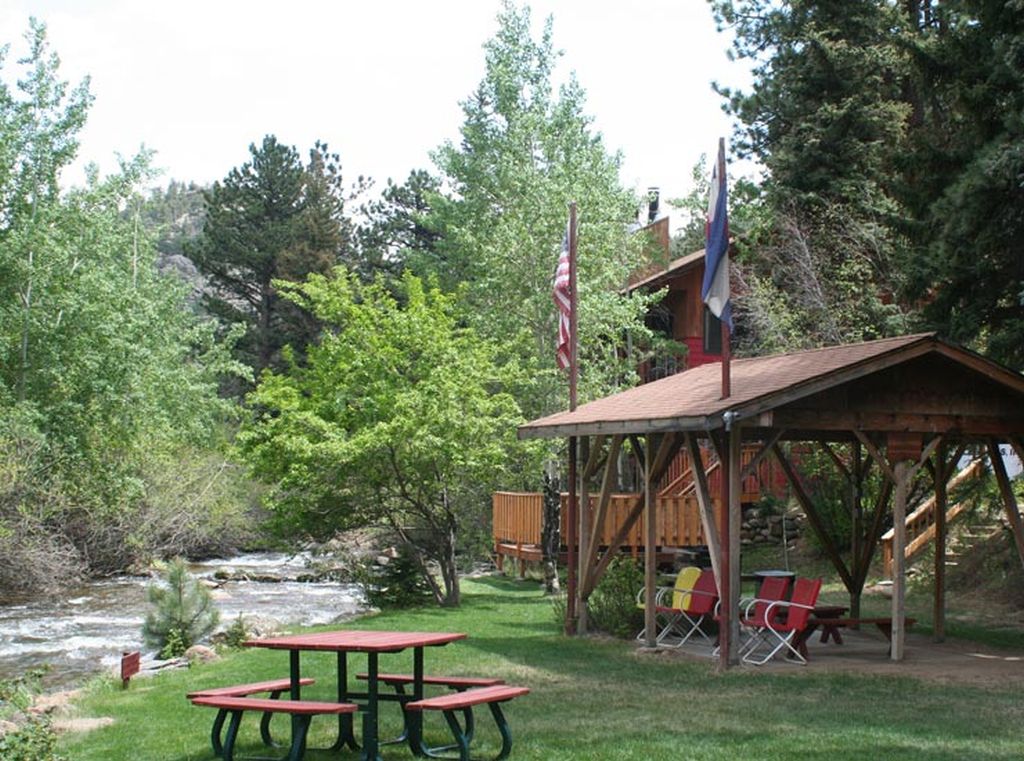 Ponderosa Lodge