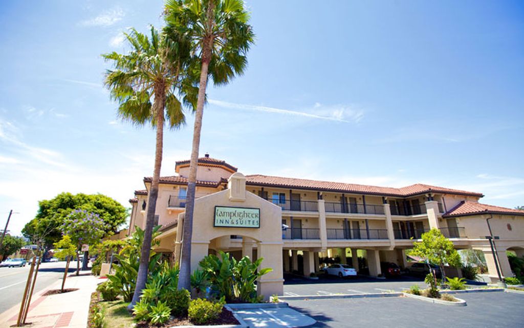 Lamplighter Inn & Suites Hotel