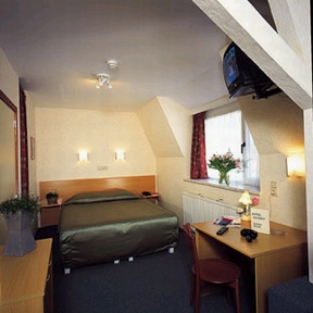 Fevery Hotel