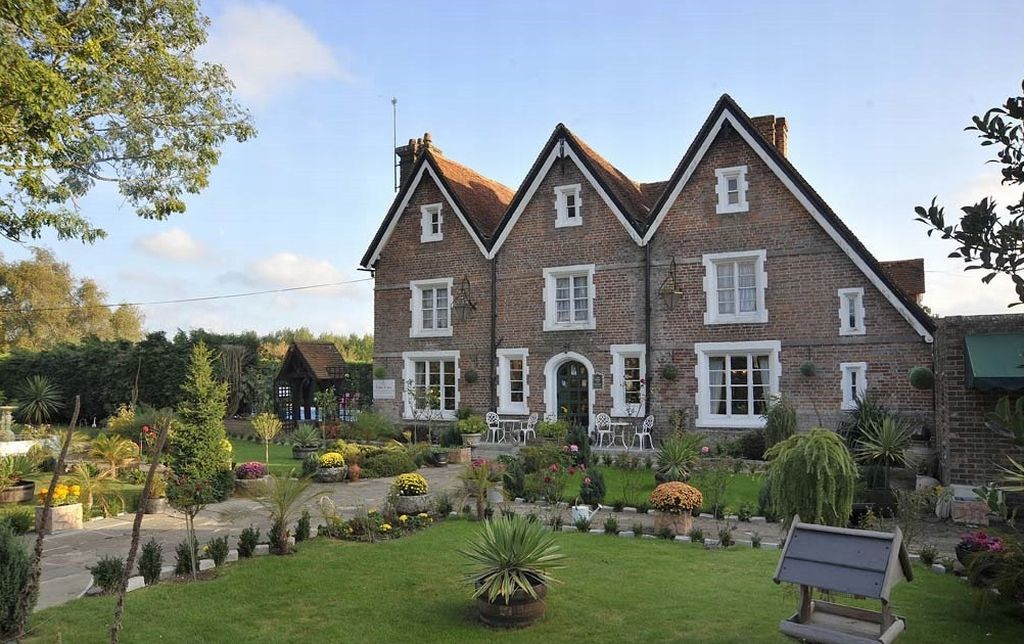 Boship Lions Farm Hotel