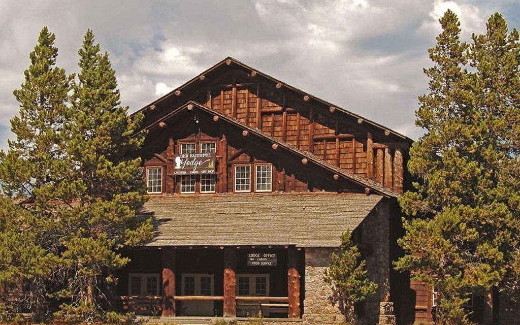 Old Faithful Lodge Cabins