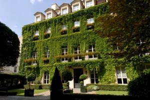 Le Pavillon de la Reine & Spa