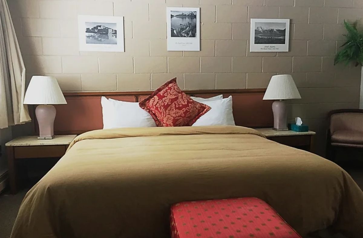 Mohawk Motel