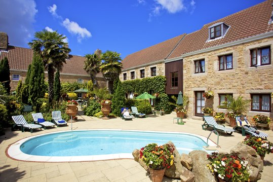 Greenhills Country Hotel