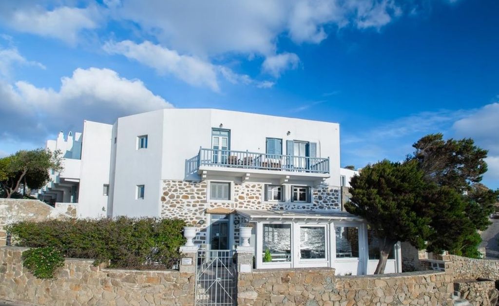 Adonis Hotel