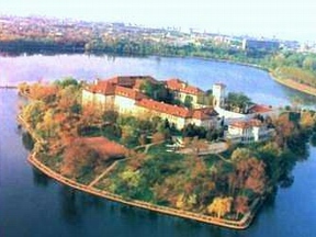 Lebada Hotel