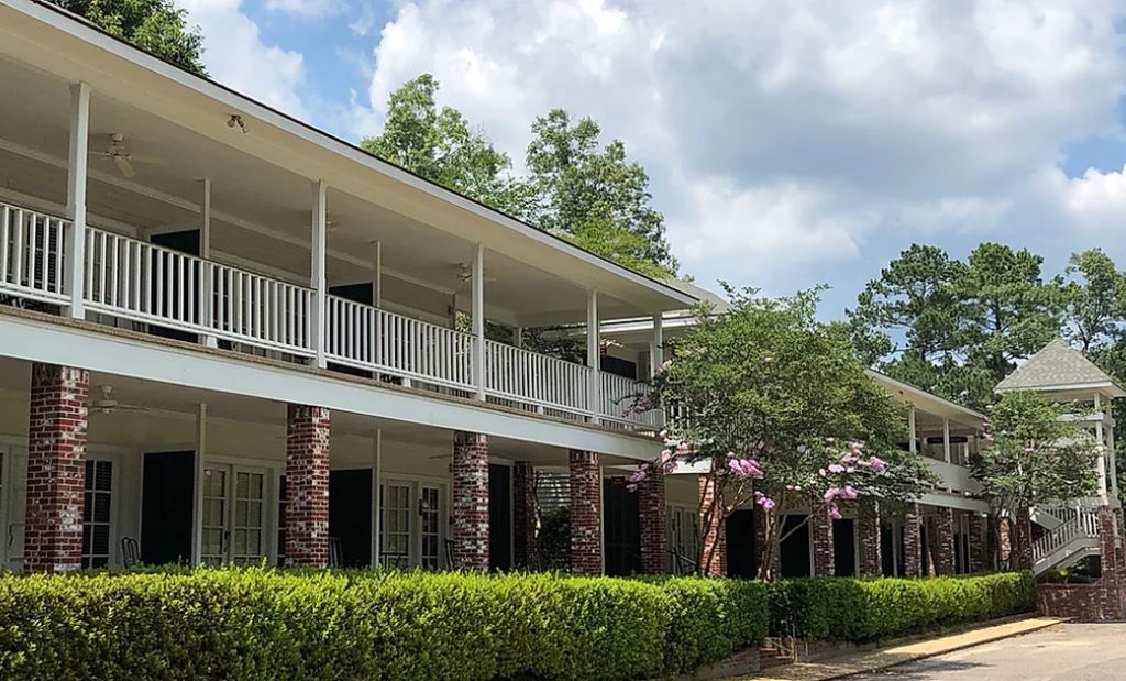 The Lodge at the Bluffs