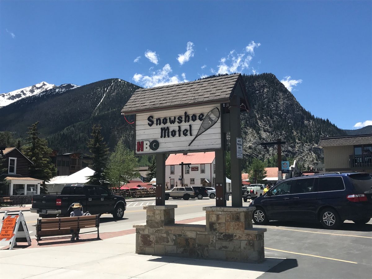 Snowshoe Motel