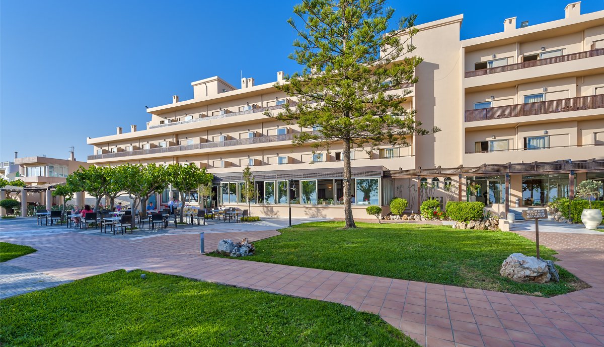 Santa Marina Beach Hotel