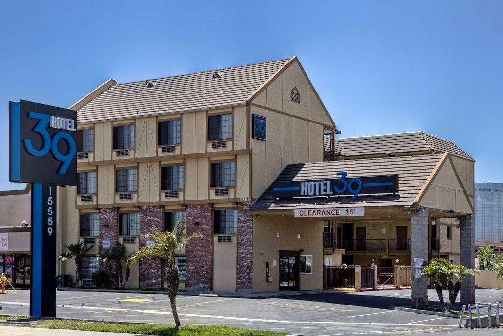 The Hotel 39 Westminster/Huntington area