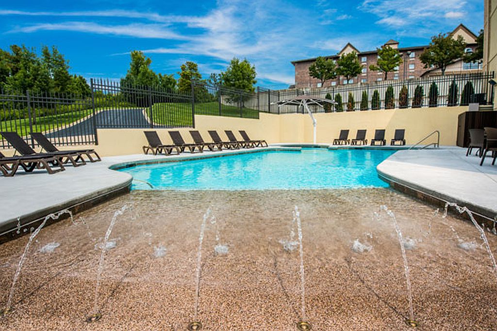 Grand Oaks Hotel