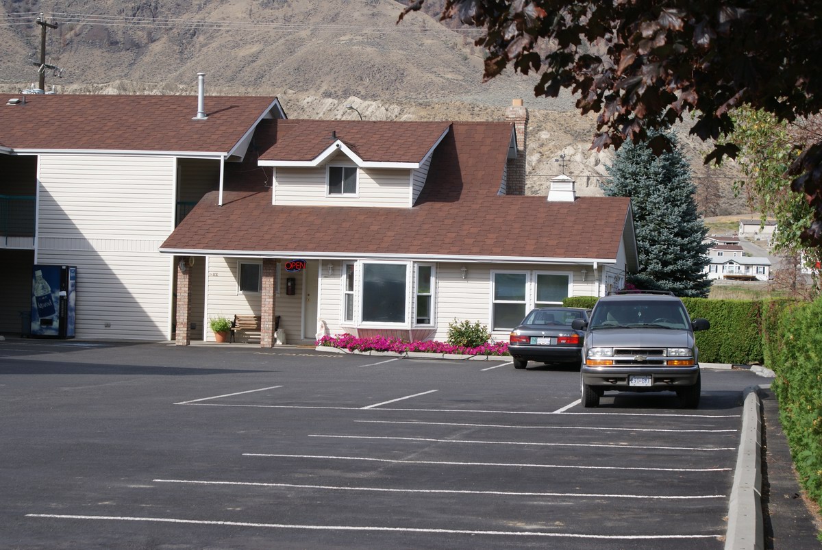The Ranchland Inn