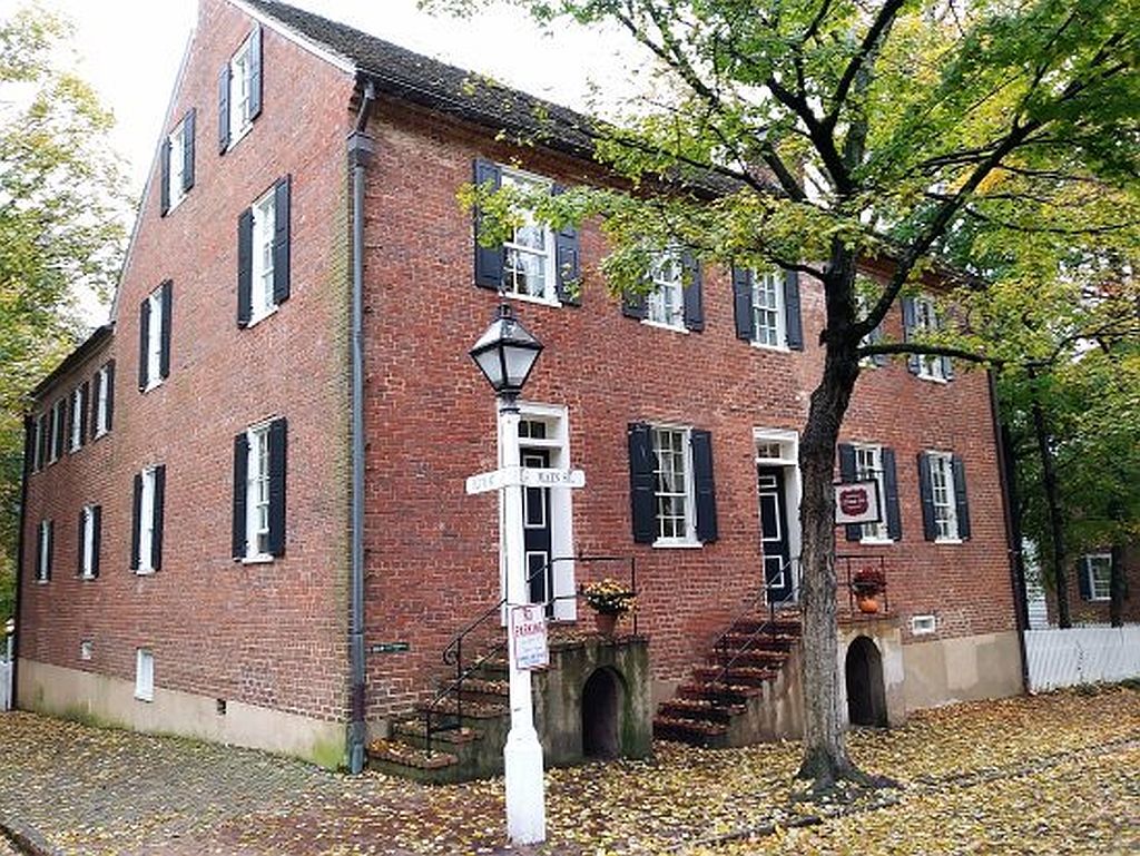 Augustus T Zevely Inn