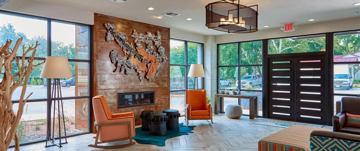 Fredericksburg Inn & Suites