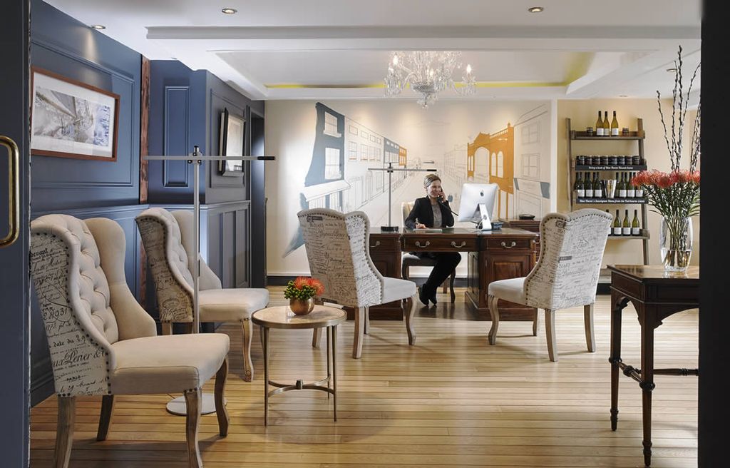 Blue Haven Hotel & Restaurant